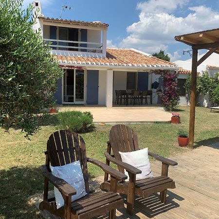 Maison En Camargue Saintes-Maries-de-la-Mer Exterior photo